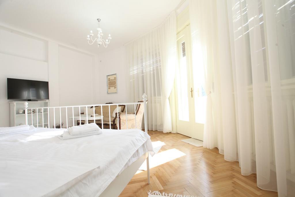 White Opera By Nux Appartement Cluj-Napoca Buitenkant foto